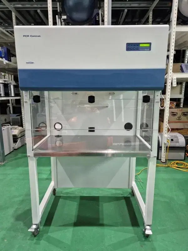 ESCO PCR Cabinet